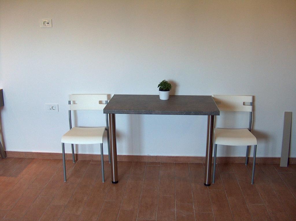 Gerona Mare Apartments Gerani  Стая снимка