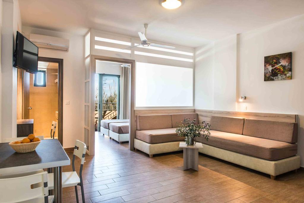 Gerona Mare Apartments Gerani  Екстериор снимка