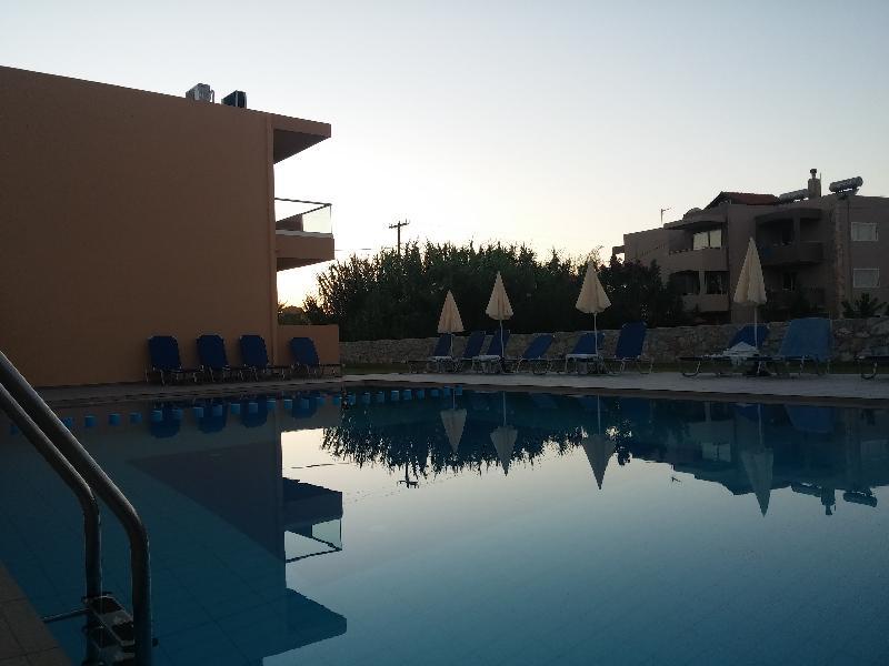 Gerona Mare Apartments Gerani  Екстериор снимка