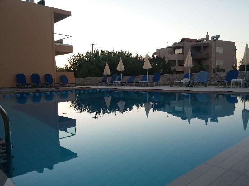 Gerona Mare Apartments Gerani  Екстериор снимка