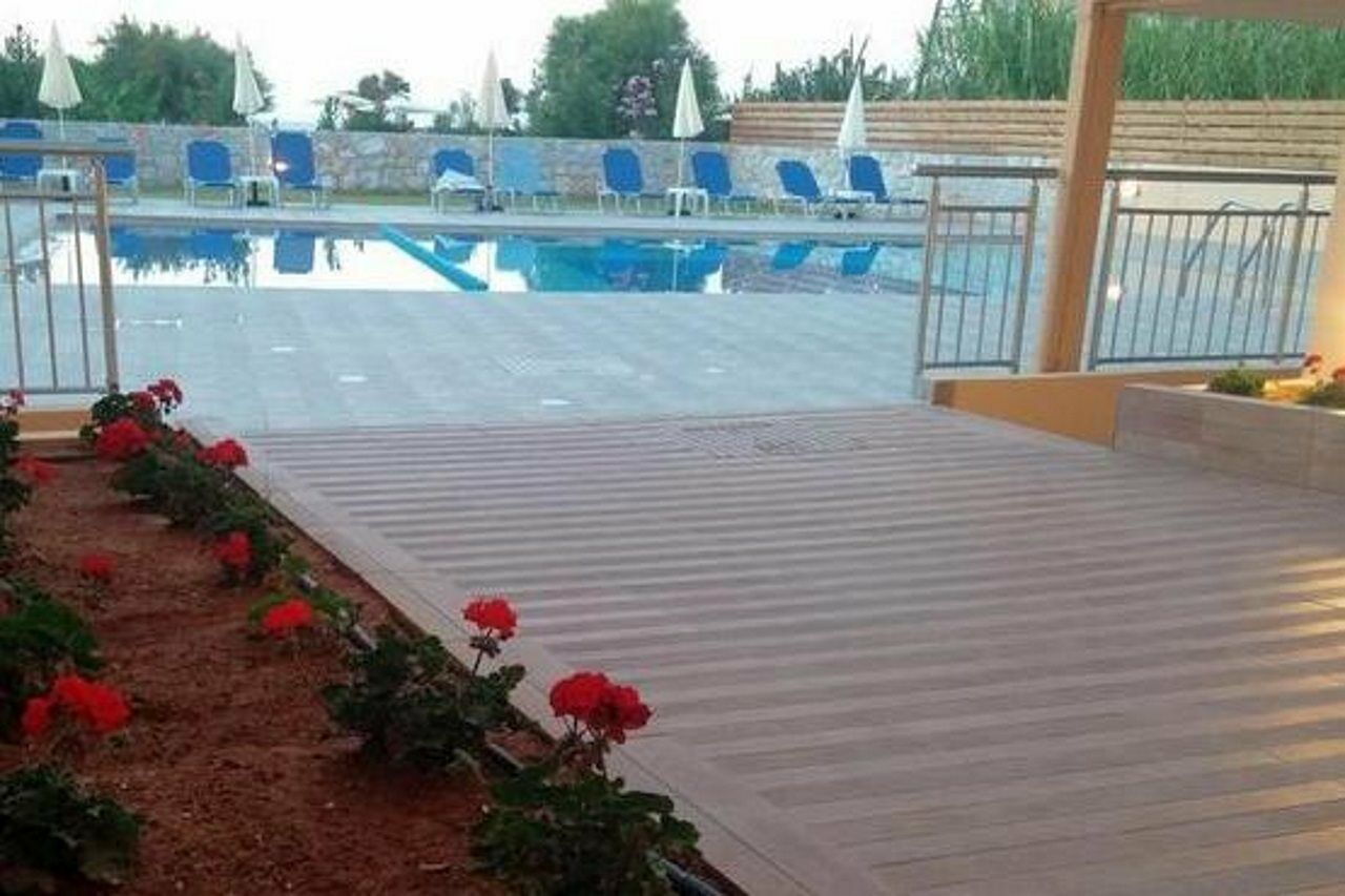 Gerona Mare Apartments Gerani  Екстериор снимка